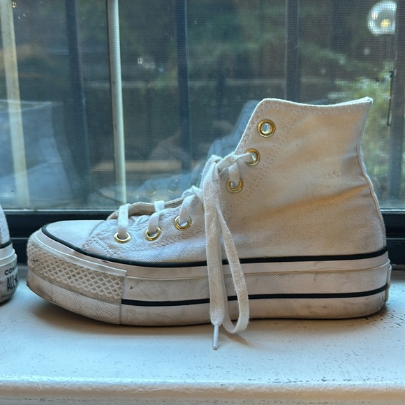 🤍 White high top platform Converse with Gold Grommets - Picture 3 of 12